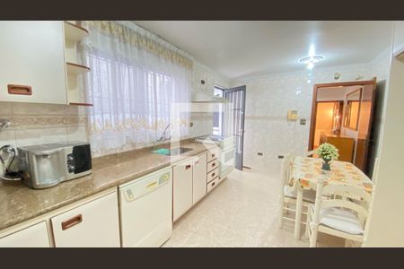 Casa à venda com 198m², 3 quartos e 2 vagasCozinha