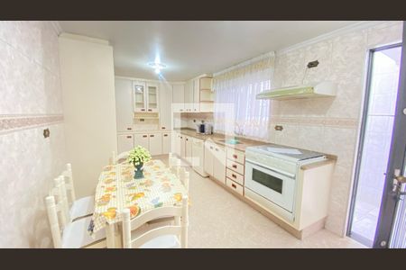 Casa à venda com 198m², 3 quartos e 2 vagasCozinha