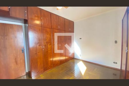 Casa à venda com 198m², 3 quartos e 2 vagasQuarto 2