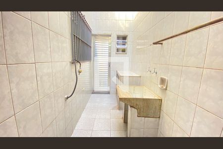Casa à venda com 198m², 3 quartos e 2 vagasÁrea de Serviço Descoberta 