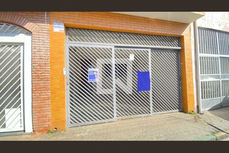 Casa à venda com 198m², 3 quartos e 2 vagas Casa à venda com 198m², 3 quartos e 2 vagasFachada