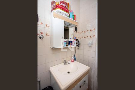 Banheiro de apartamento para alugar com 2 quartos, 49m² em Jardim Fluminense, São Gonçalo
