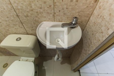 Banheiro de casa para alugar com 1 quarto, 26m² em Vila Invernada, São Paulo