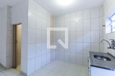 Cozinha de casa para alugar com 1 quarto, 26m² em Vila Invernada, São Paulo