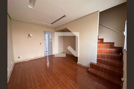Sala de casa à venda com 2 quartos, 69m² em Ipiranga, Belo Horizonte