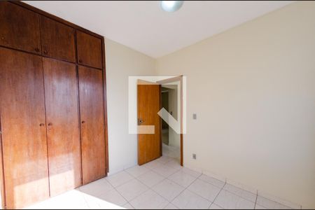 Quarto 2 de apartamento para alugar com 2 quartos, 82m² em Jardim Montanhês, Belo Horizonte