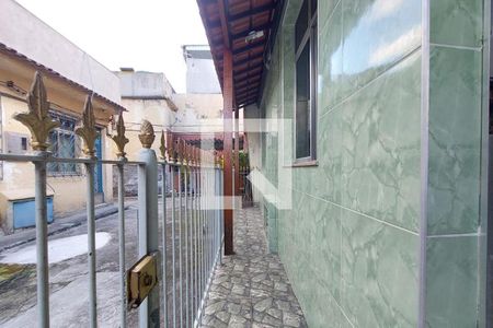 VARANDA de casa à venda com 2 quartos, 56m² em Engenheiro Leal, Rio de Janeiro