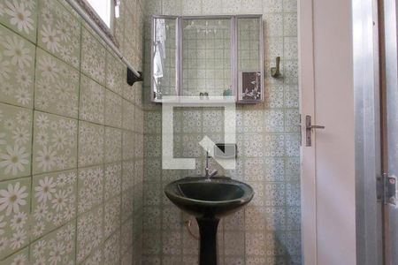 Casa para alugar com 56m², 2 quartos e sem vagaBANHEIRO 