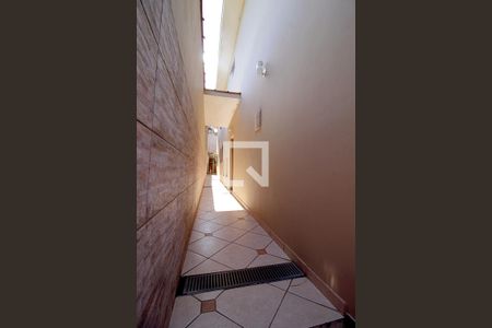 Corredor de casa à venda com 3 quartos, 219m² em Jardim Taboao, São Paulo