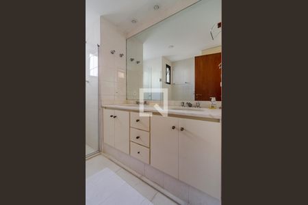 Apartamento à venda com 170m², 3 quartos e 2 vagasBanheiro