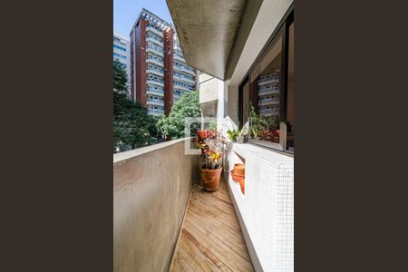 Apartamento à venda com 170m², 3 quartos e 2 vagasVaranda