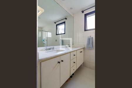 Apartamento à venda com 170m², 3 quartos e 2 vagasBanheiro da suíte