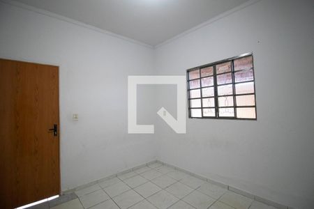Quarto 1 de casa para alugar com 3 quartos, 100m² em Setor Santos Dumont, Goiânia