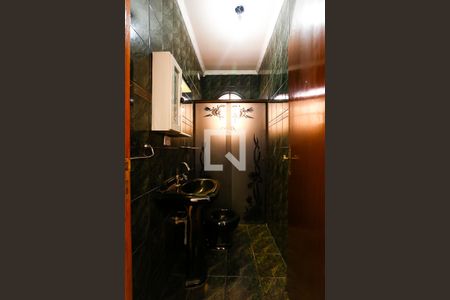 Casa à venda com 302m², 3 quartos e 4 vagasBanheiro 