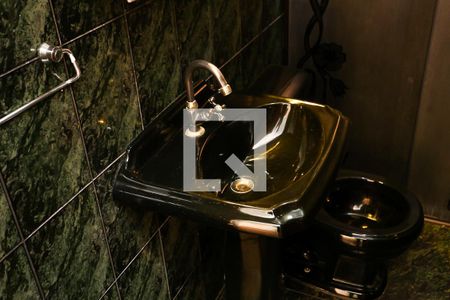 Casa à venda com 302m², 3 quartos e 4 vagasBanheiro 