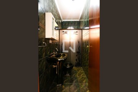 Casa à venda com 302m², 3 quartos e 4 vagasBanheiro 