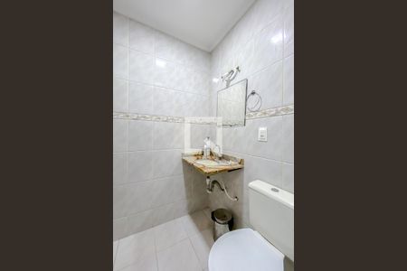 Casa à venda com 256m², 3 quartos e 4 vagasBanheiro Social