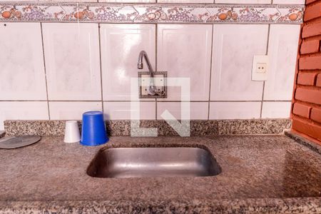 Casa à venda com 149m², 3 quartos e 2 vagas Casa à venda com 149m², 3 quartos e 2 vagasCozinha e Churrasqueira