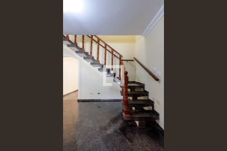 Casa à venda com 149m², 3 quartos e 2 vagas Casa à venda com 149m², 3 quartos e 2 vagasEscada Quartos