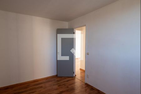 Quarto 1 de apartamento para alugar com 2 quartos, 66m² em Parque Bristol, São Paulo
