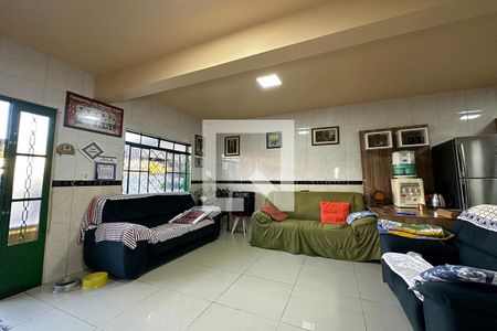 Sala de casa à venda com 4 quartos, 240m² em Santos Dumont, São Leopoldo