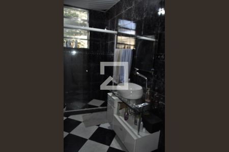 Casa à venda com 200m², 3 quartos e 1 vagaBanheiro