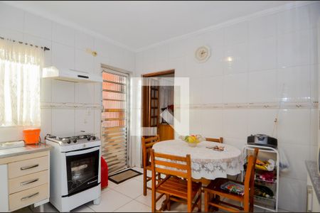 Casa à venda com 98m², 2 quartos e 2 vagasCozinha