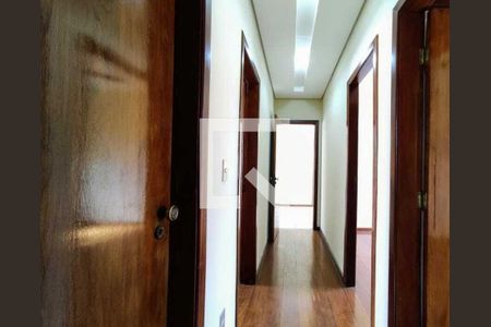 Apartamento à venda com 302m², 5 quartos e 5 vagasCorredor