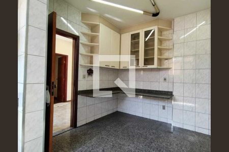 Apartamento à venda com 302m², 5 quartos e 5 vagasCozinha