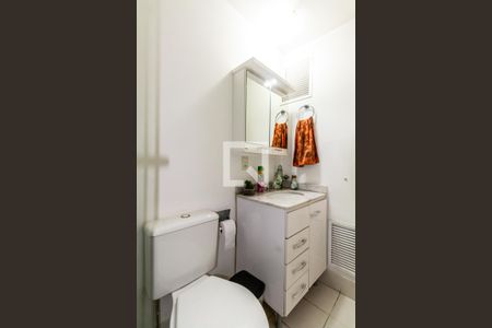 Apartamento à venda com 67m², 3 quartos e 1 vaga Apartamento à venda com 67m², 3 quartos e 1 vagaBanheiro Social