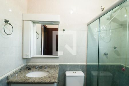 Casa à venda com 240m², 3 quartos e 4 vagasBanheiro Social