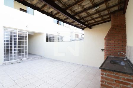 Casa à venda com 240m², 3 quartos e 4 vagasChurrasqueira