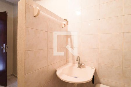 Casa à venda com 240m², 3 quartos e 4 vagasBanheiro da Garagem