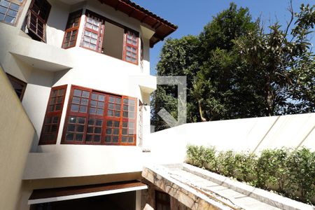 Casa à venda com 240m², 3 quartos e 4 vagasFachada