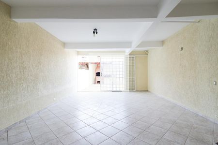 Casa à venda com 240m², 3 quartos e 4 vagasSalão de Festas