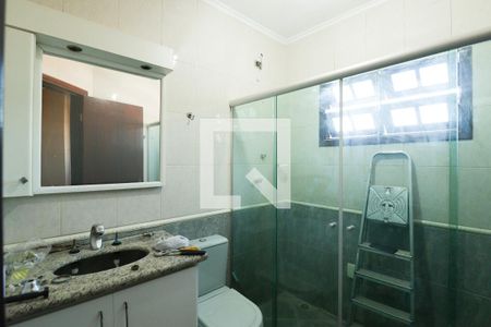 Casa à venda com 240m², 3 quartos e 4 vagasBanheiro da Suíte