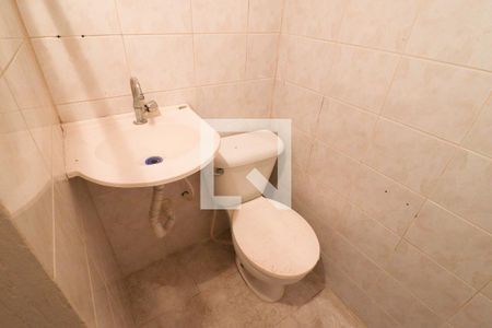 Casa à venda com 240m², 3 quartos e 4 vagasBanheiro da Garagem