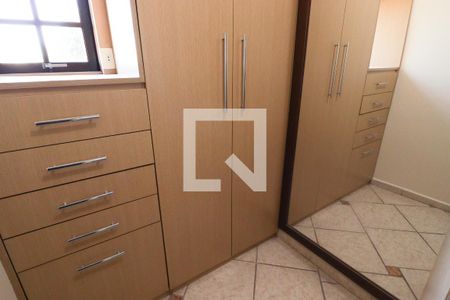 Casa à venda com 240m², 3 quartos e 4 vagasCloset da Suíte