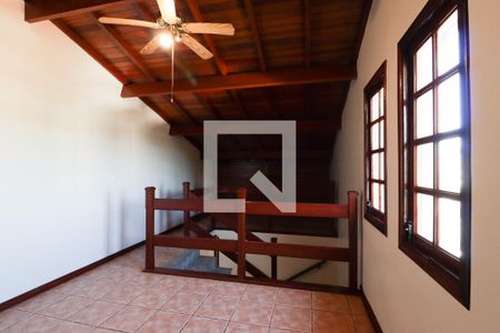 Casa à venda com 240m², 3 quartos e 4 vagasSótão