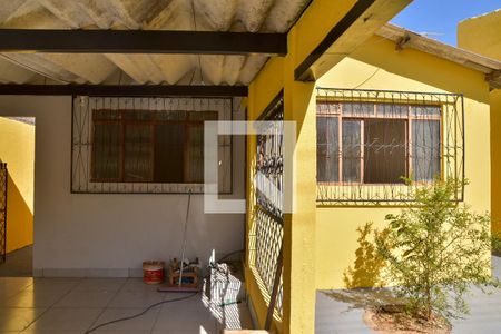 Casa para alugar com 50m², 2 quartos e 1 vaga Casa para alugar com 50m², 2 quartos e 1 vagaFachada