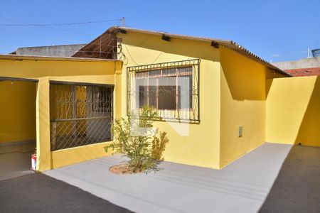 Casa para alugar com 50m², 2 quartos e 1 vaga Casa para alugar com 50m², 2 quartos e 1 vagaFachada