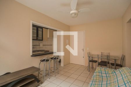 Sala de apartamento para alugar com 1 quarto, 43m² em Jardim do Salso, Porto Alegre