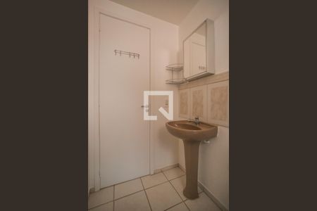 Banheiro de apartamento à venda com 1 quarto, 43m² em Jardim do Salso, Porto Alegre