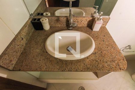 Casa de condomínio à venda com 185m², 3 quartos e 2 vagas Casa de condomínio à venda com 185m², 3 quartos e 2 vagasBanheiro da Suíte 2