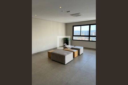 Apartamento à venda com 32m², 1 quarto e sem vaga Apartamento à venda com 32m², 1 quarto e sem vagaÁrea comum - Piscina