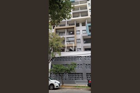 Apartamento à venda com 32m², 1 quarto e sem vaga Apartamento à venda com 32m², 1 quarto e sem vagaFachada - Plaquinha