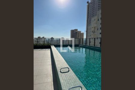 Apartamento à venda com 32m², 1 quarto e sem vaga Apartamento à venda com 32m², 1 quarto e sem vagaÁrea comum - Piscina