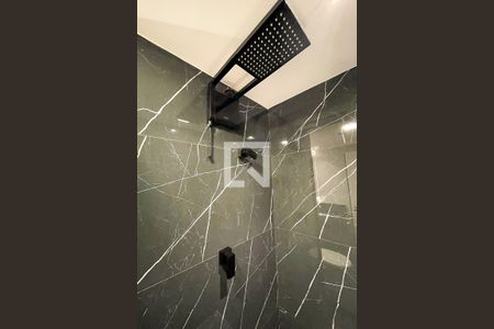 Banheiro de apartamento à venda com 1 quarto, 32m² em Perdizes, São Paulo