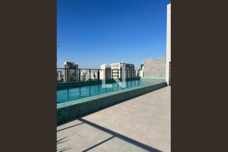Apartamento à venda com 32m², 1 quarto e sem vaga Apartamento à venda com 32m², 1 quarto e sem vagaÁrea comum - Piscina