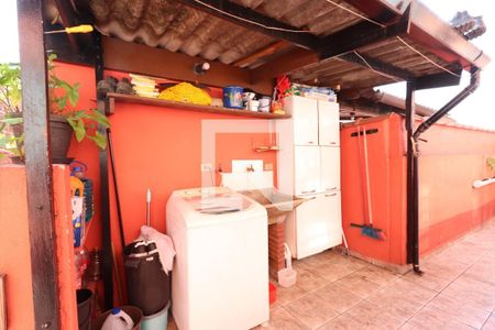 Casa à venda com 250m², 1 quarto e 1 vaga Casa à venda com 250m², 1 quarto e 1 vagaLavanderia da edícula